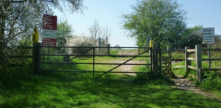 footpath warren farm