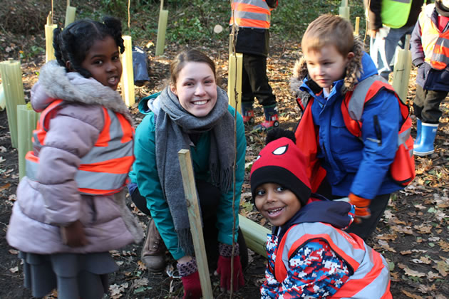 Mayfield Primary Pupils Get Planting Trees