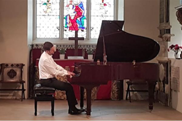 32 pianists to perform Beethoven's sonatas at St. Mary's 
